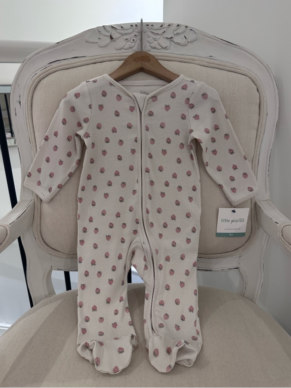 🤍 9 Mth Organic Ribbed Strawberry Print Baby Footie Onesie NWT
